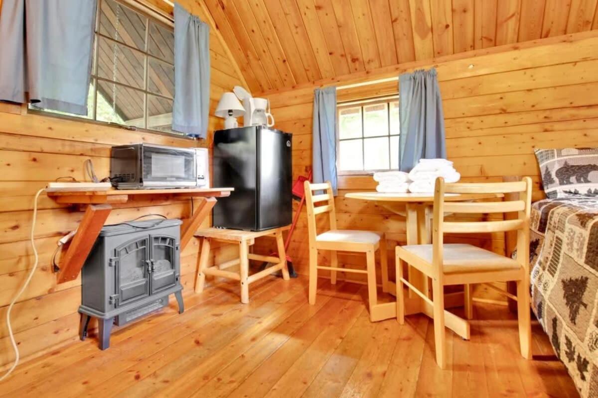 Rustic Cabin With Pool Access Bloomington Exterior photo