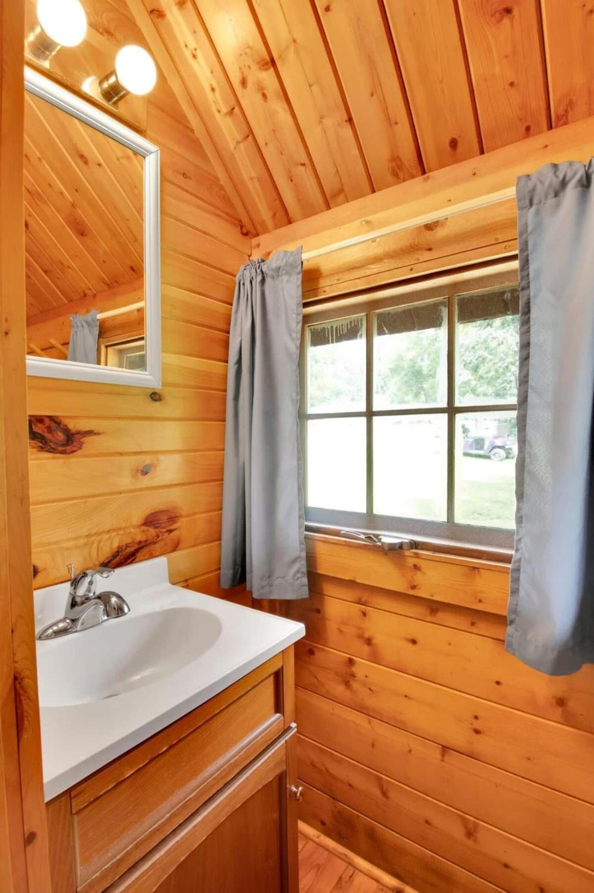 Rustic Cabin With Pool Access Bloomington Exterior photo